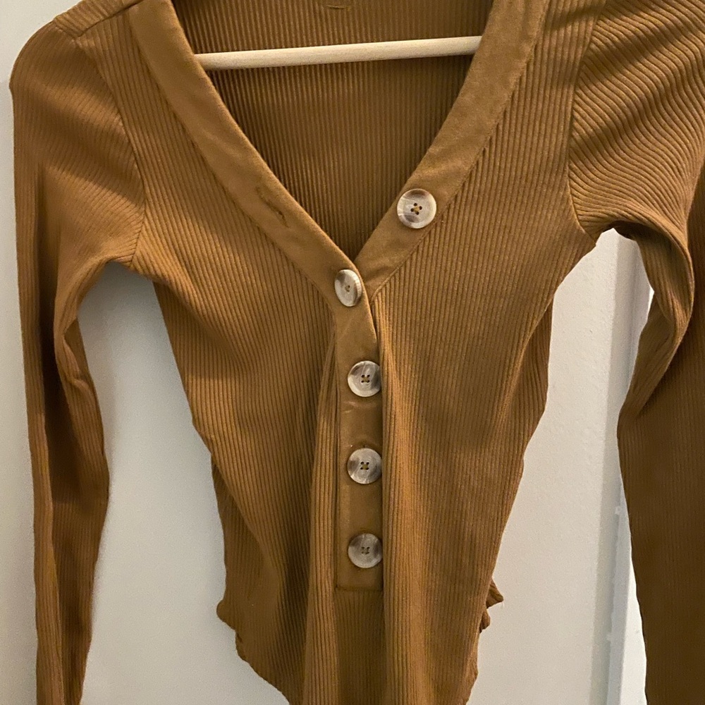 Classic O’Neill henley ribbed long sleeve top